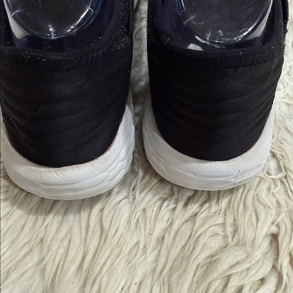 New Balance Fresh Foam Cruz V2 Shoes 9.5 Black White Knit Running Sneakers - Picture 5 of 10